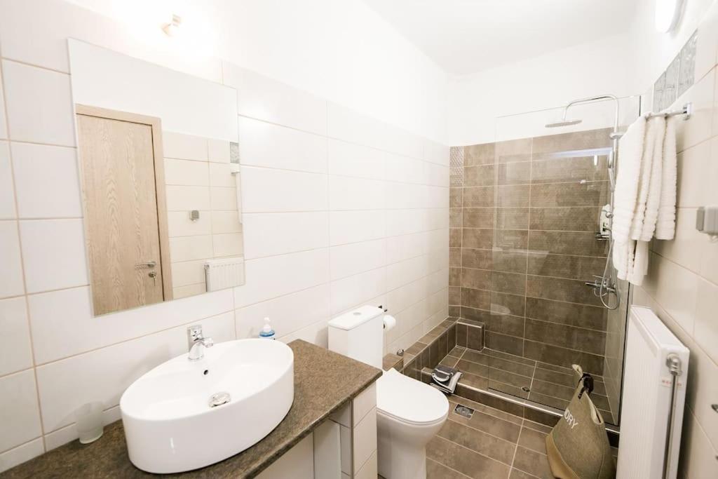 *Magnifique* New House - Full Comfort! Volos Buitenkant foto